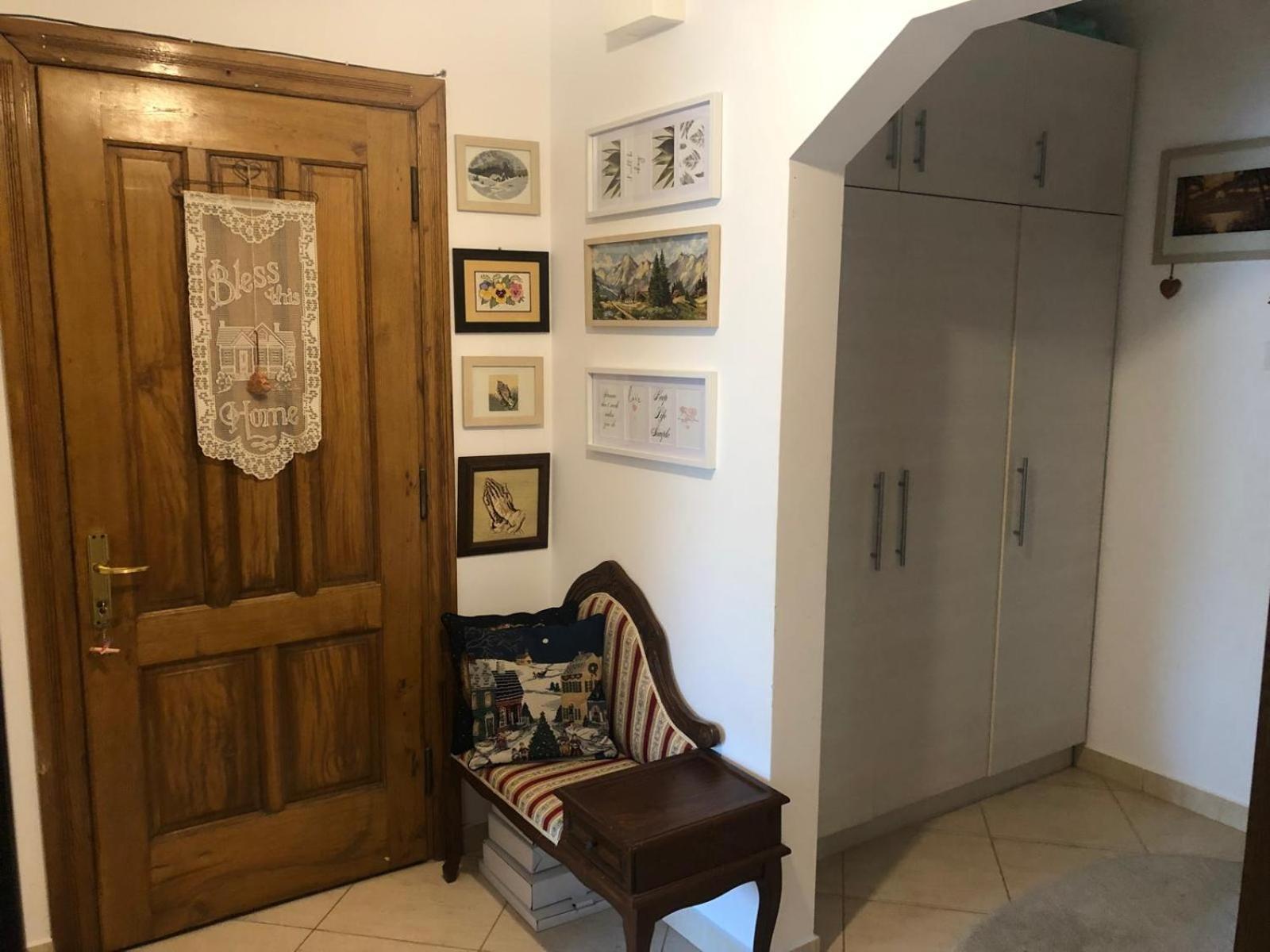 Apartament Cu 3 Camere La Poala Muntilor Fagaras วิกตอเรีย ภายนอก รูปภาพ