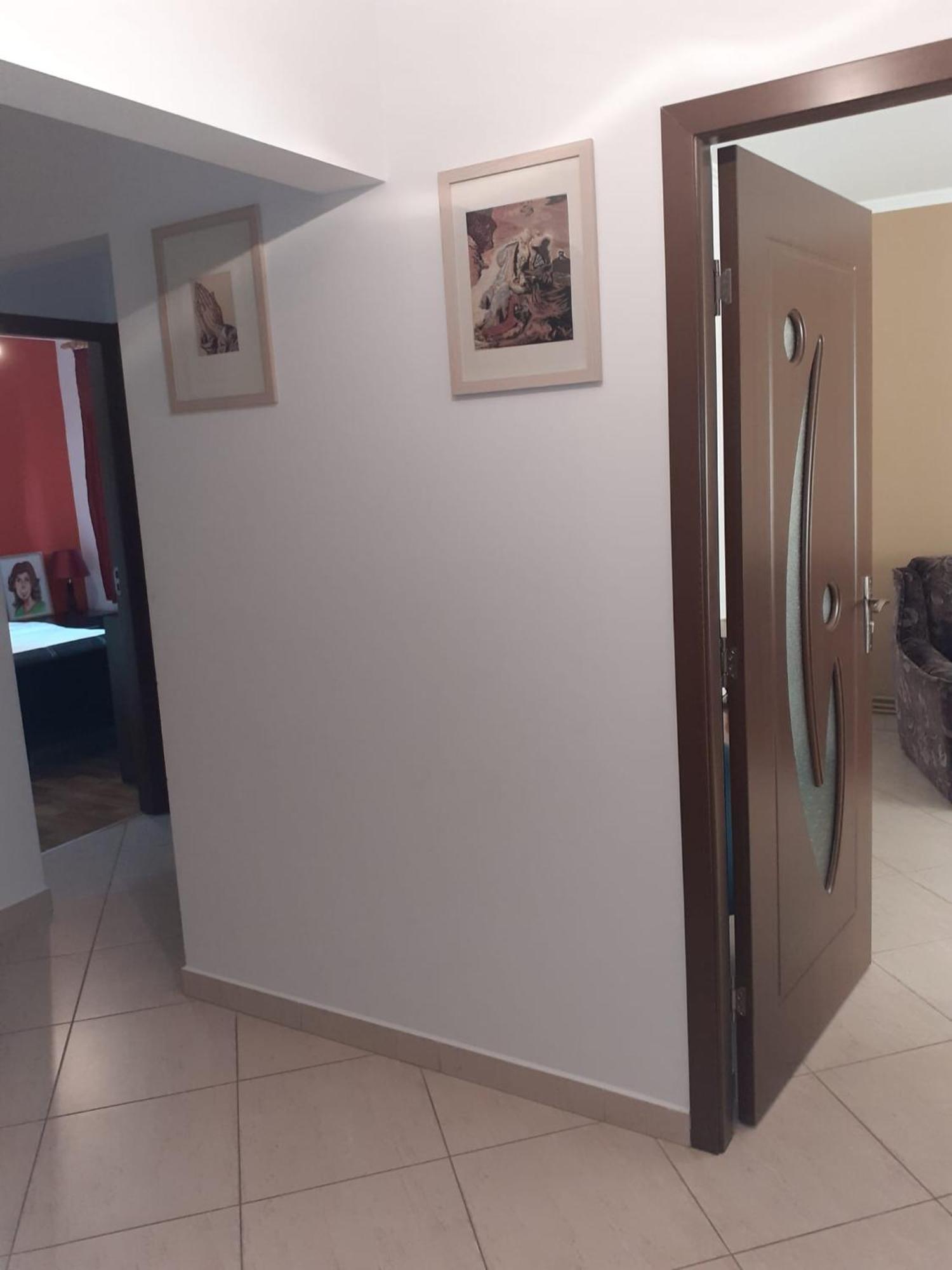 Apartament Cu 3 Camere La Poala Muntilor Fagaras วิกตอเรีย ภายนอก รูปภาพ