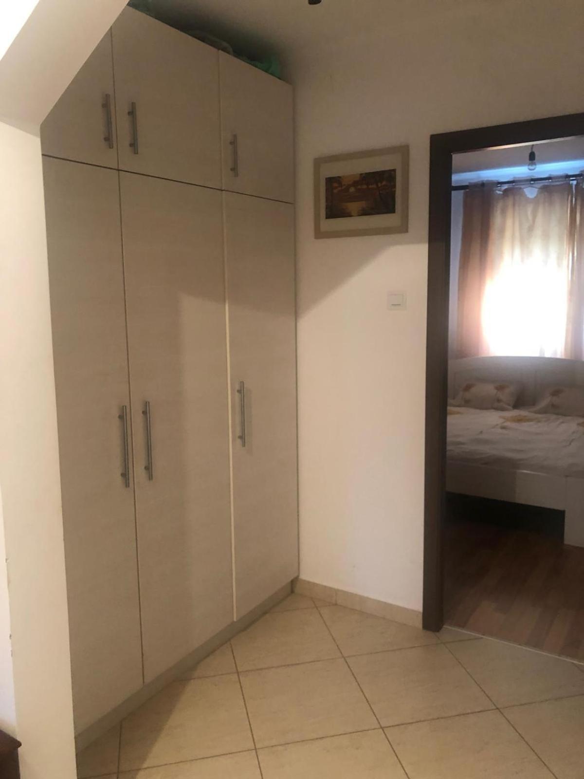 Apartament Cu 3 Camere La Poala Muntilor Fagaras วิกตอเรีย ภายนอก รูปภาพ