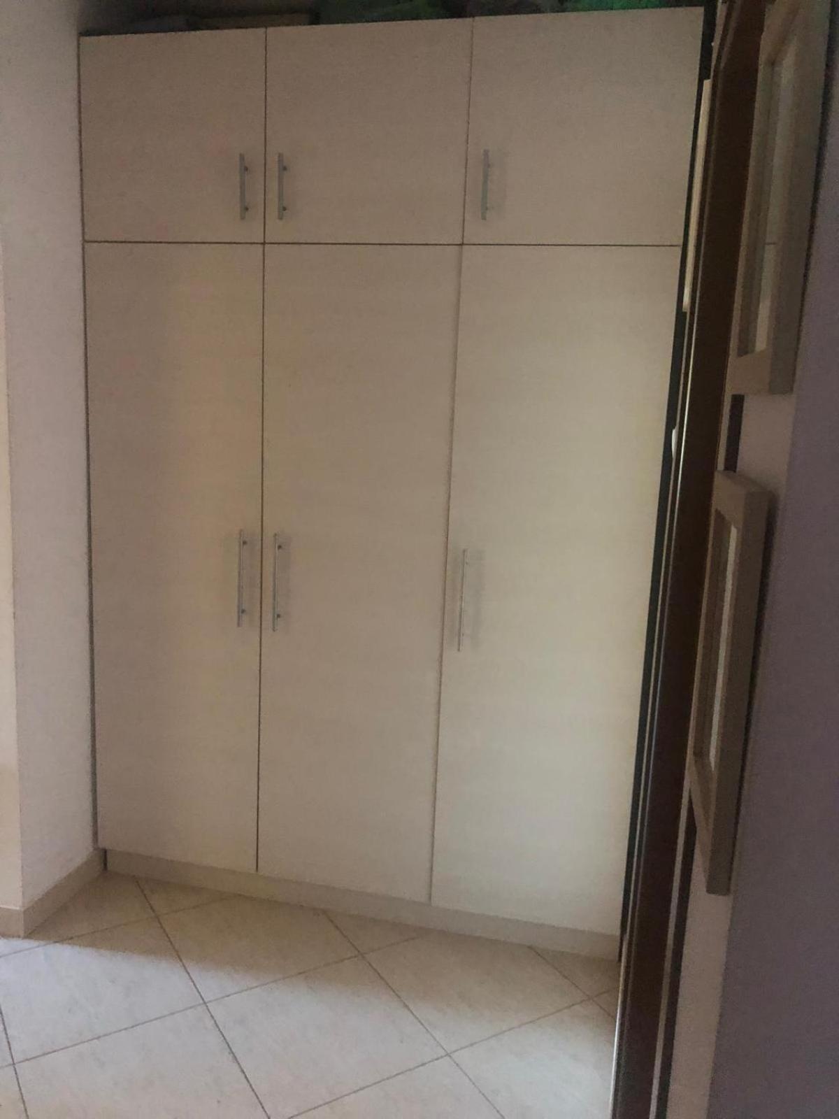 Apartament Cu 3 Camere La Poala Muntilor Fagaras วิกตอเรีย ภายนอก รูปภาพ