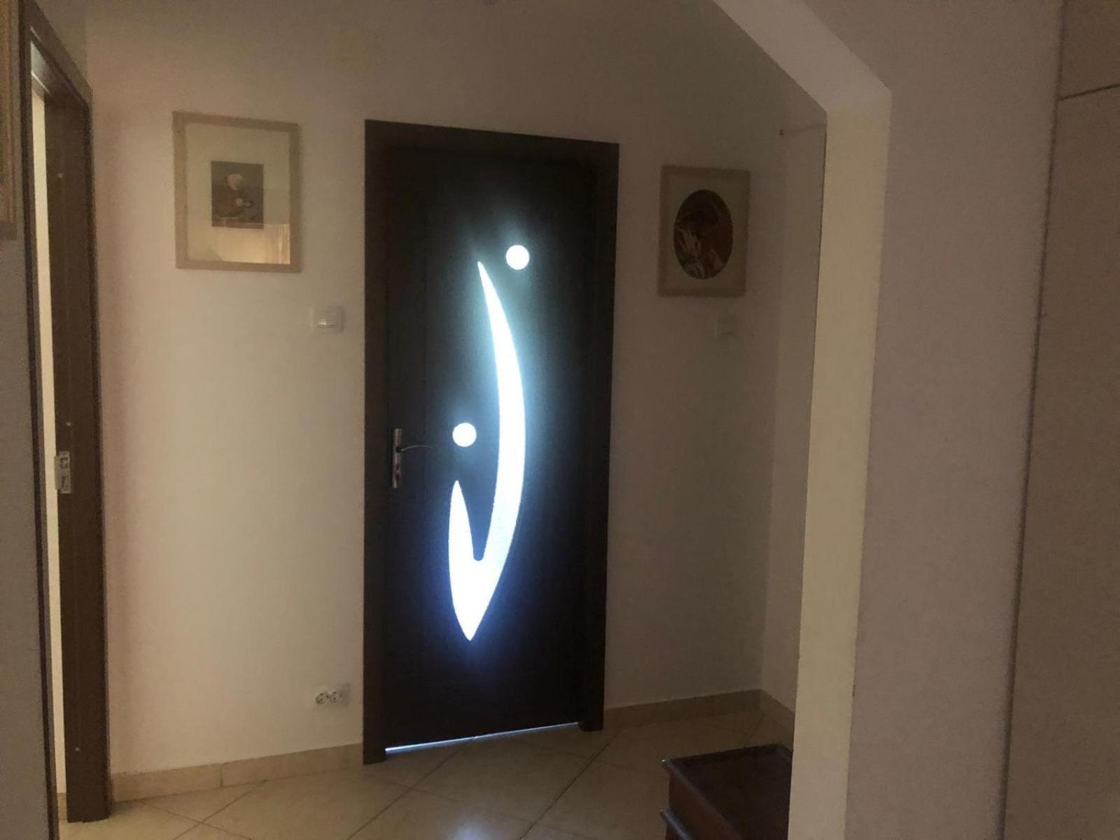 Apartament Cu 3 Camere La Poala Muntilor Fagaras วิกตอเรีย ภายนอก รูปภาพ