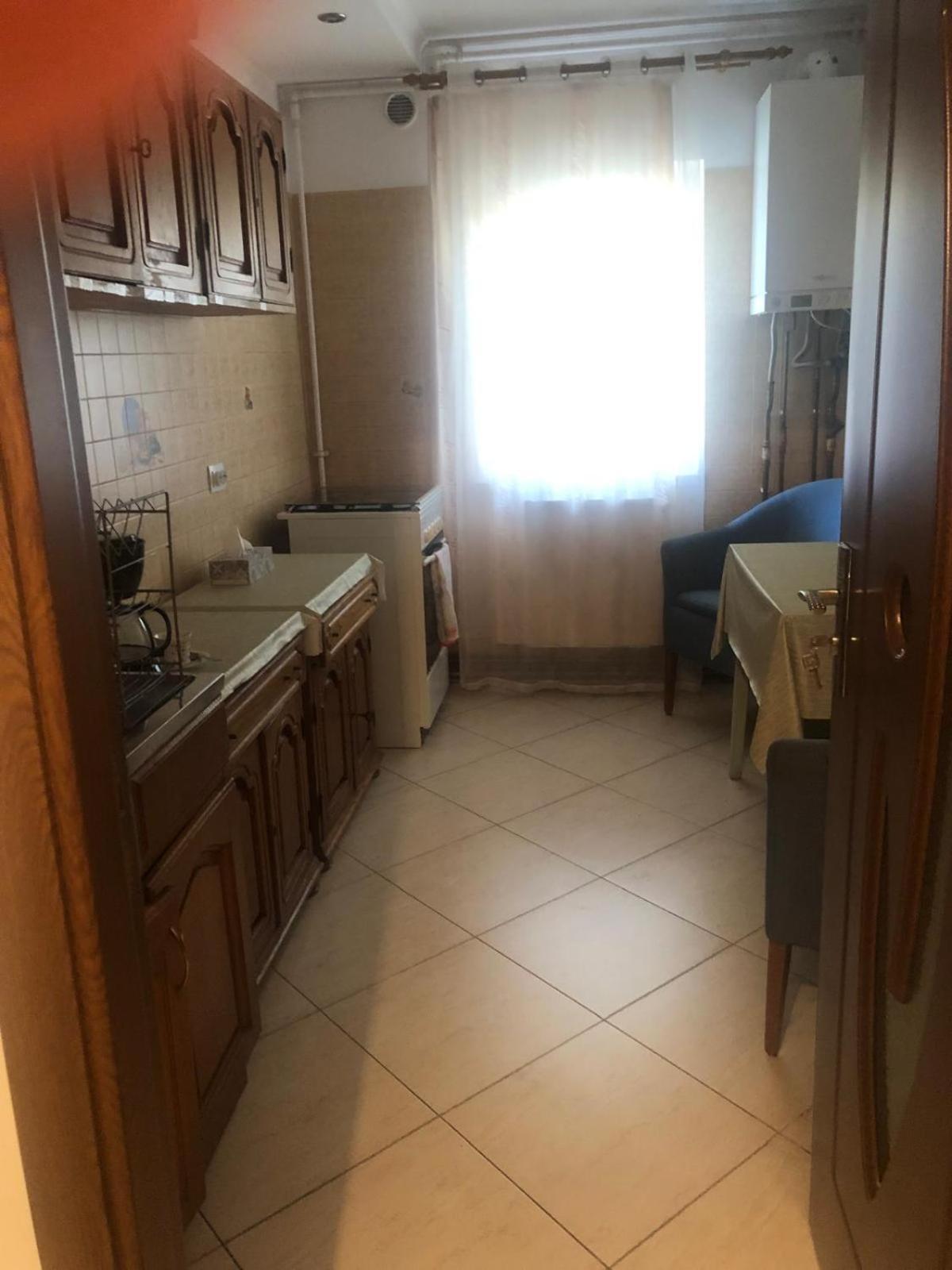 Apartament Cu 3 Camere La Poala Muntilor Fagaras วิกตอเรีย ภายนอก รูปภาพ