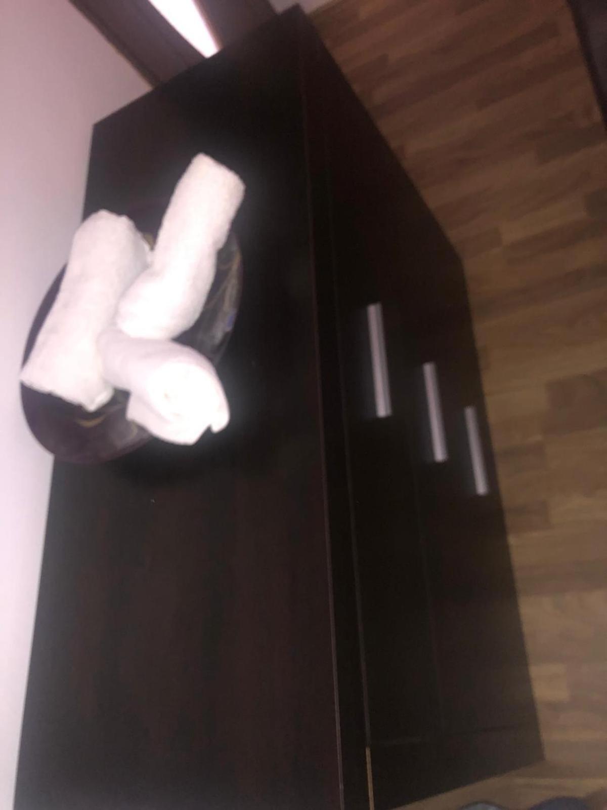 Apartament Cu 3 Camere La Poala Muntilor Fagaras วิกตอเรีย ภายนอก รูปภาพ