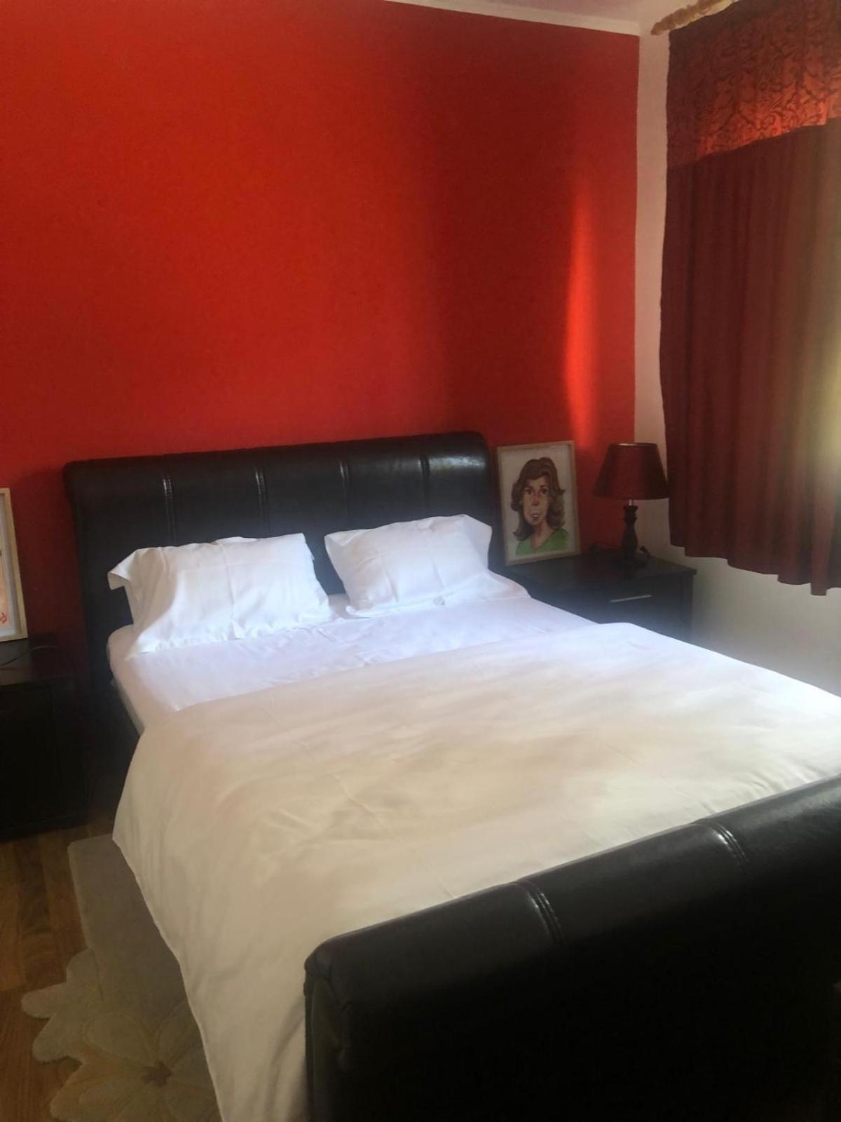 Apartament Cu 3 Camere La Poala Muntilor Fagaras วิกตอเรีย ภายนอก รูปภาพ